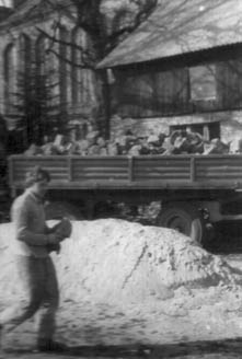 Materiały budowlane na parceli kościelnej