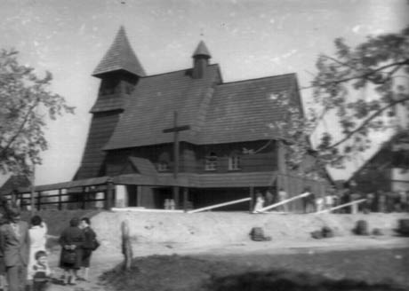 Prace przy otoczeniu kościoła