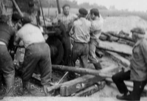 Podnoszenie wieży kościelnej